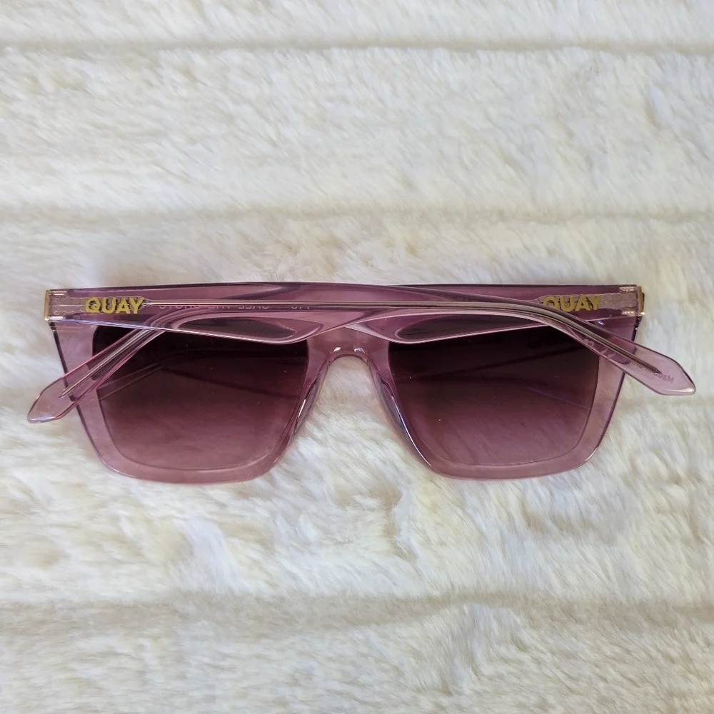QUAY // ltd ed modern cateyes crystal berry frames berry gradient lenses